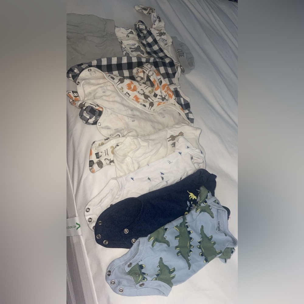 Bundle of preemie clothes (7)